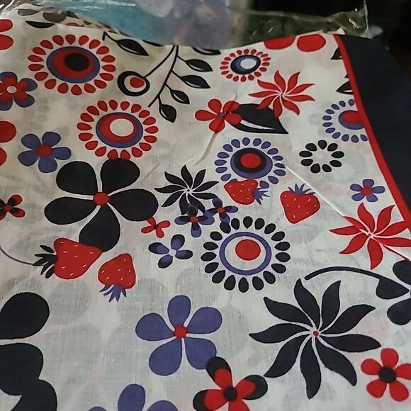 Floral/Strawberries Bandanas - Picture 1 of 3